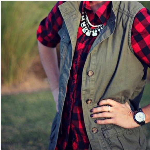 FINAL PRICE!! CLOSET CLOSING - Picture 3 of 3